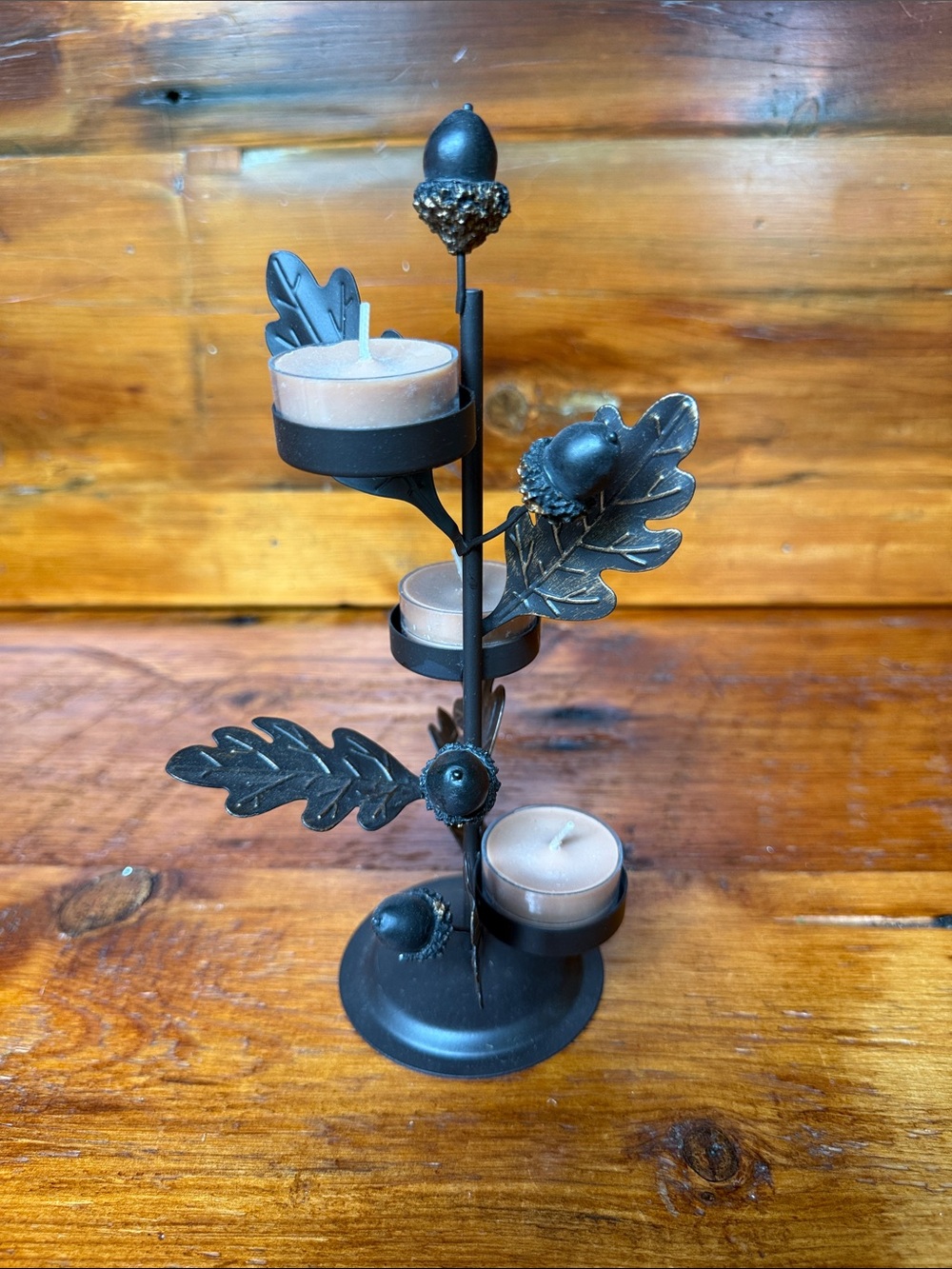 Black Metal Oak Leaf Tealight Candle Holder - Picture 1 of 4